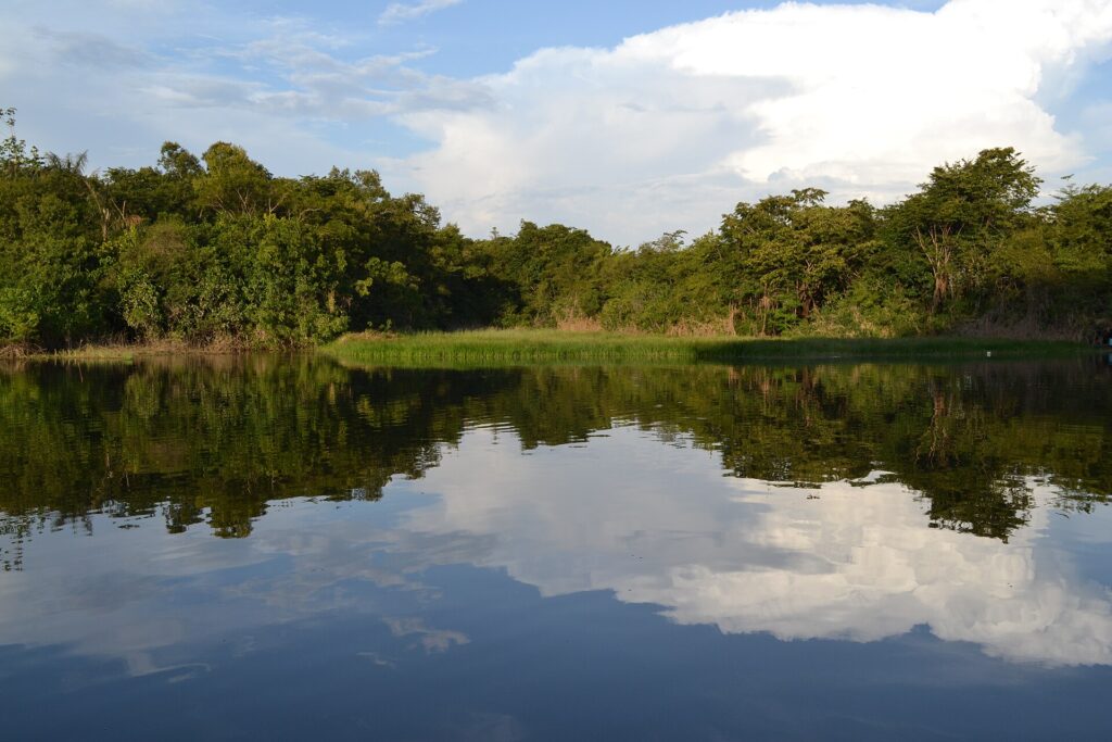 Rio Trombetas na Reserva Biológica do Trombetas