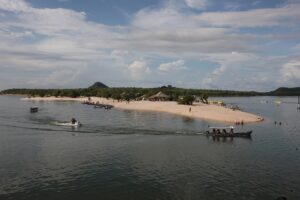 Sand bank at Alter do Chão, Santarém