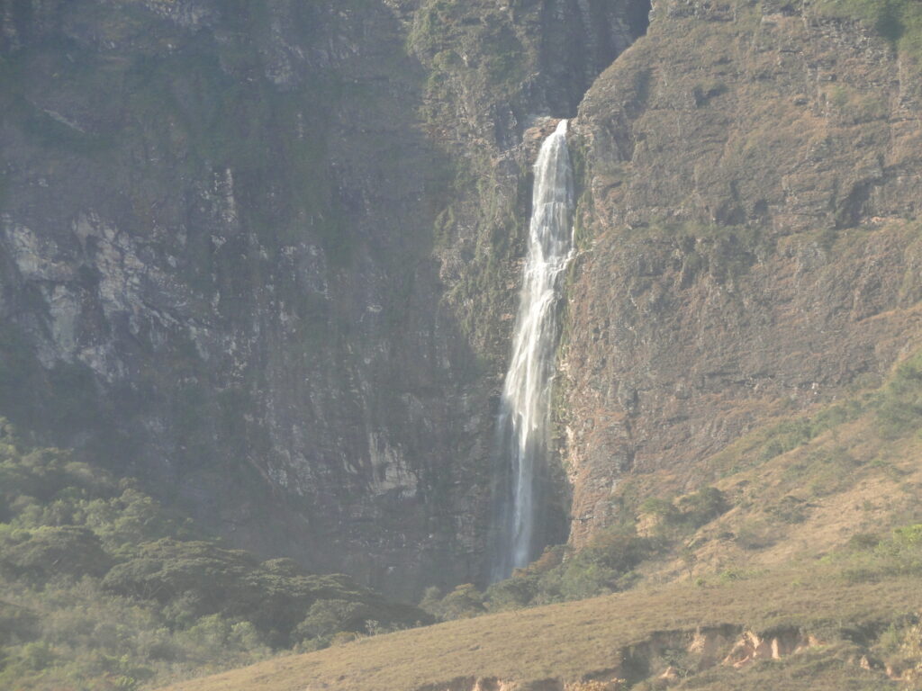 Casca d'Anta waterfall, Serra da Canastra