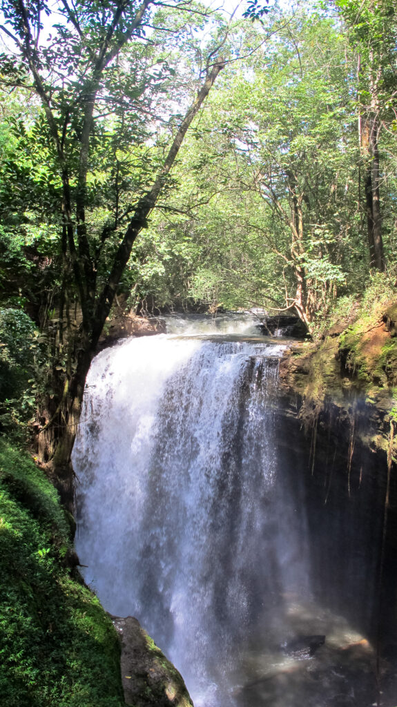 Funil waterfall, Mambaí