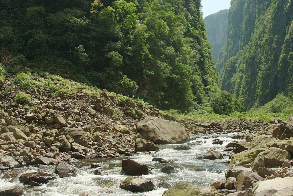 Riverbed on the Rio do Boi trail, Itaimbezinho Canyon