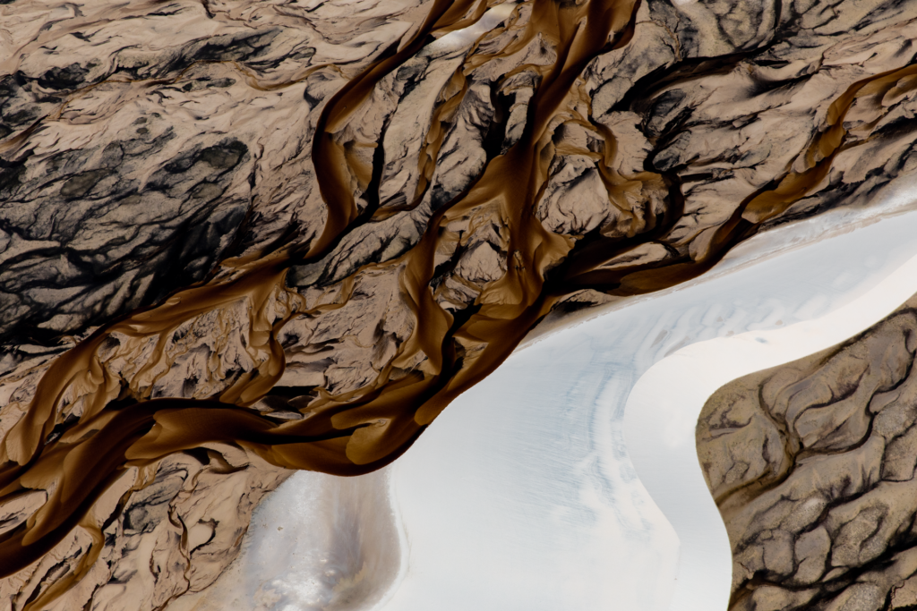 Vista aérea de dunas e vazantes dos Lençóis Maranhenses