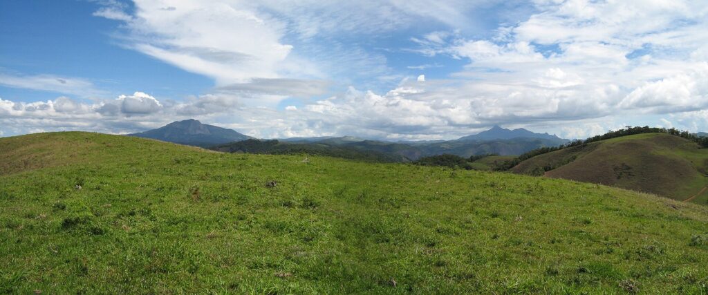 Pedra Azul and Forno Grande peaks