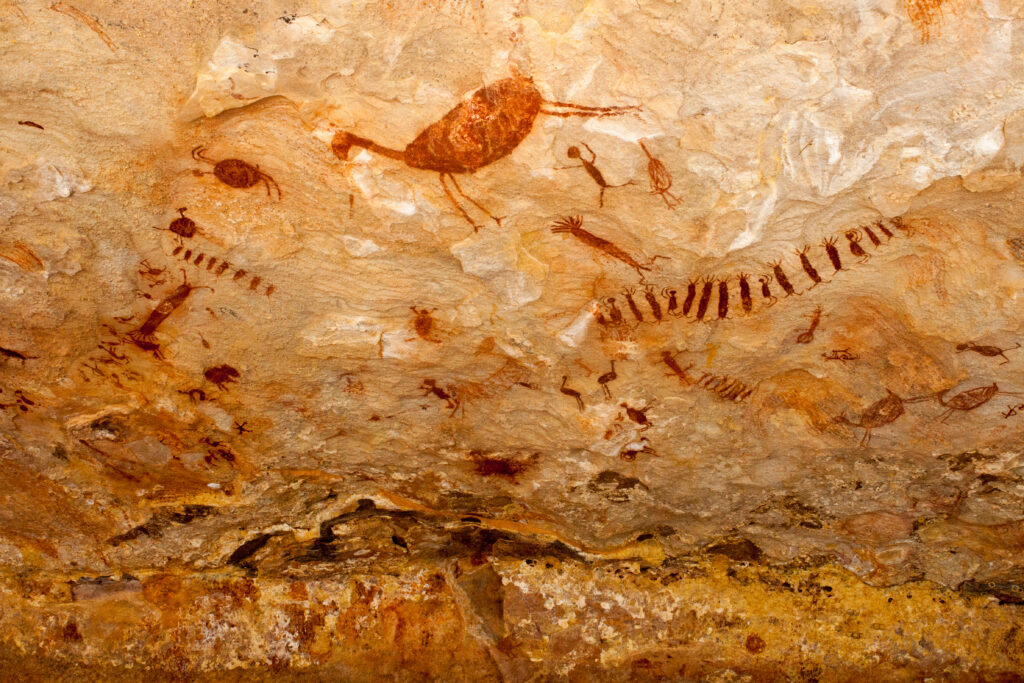 Pinturas rupestres em ocre vermelho na Serra da Capivara