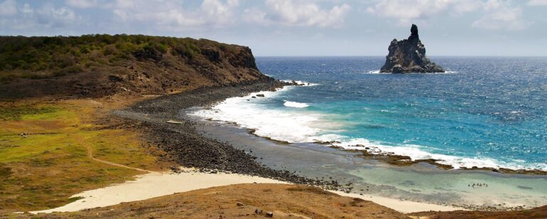 Fernando de Noronha coastline