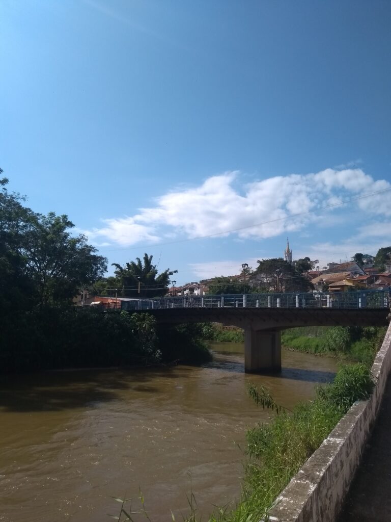 Paraitinga River flowing under a bridge in São Luiz do Paraitinga